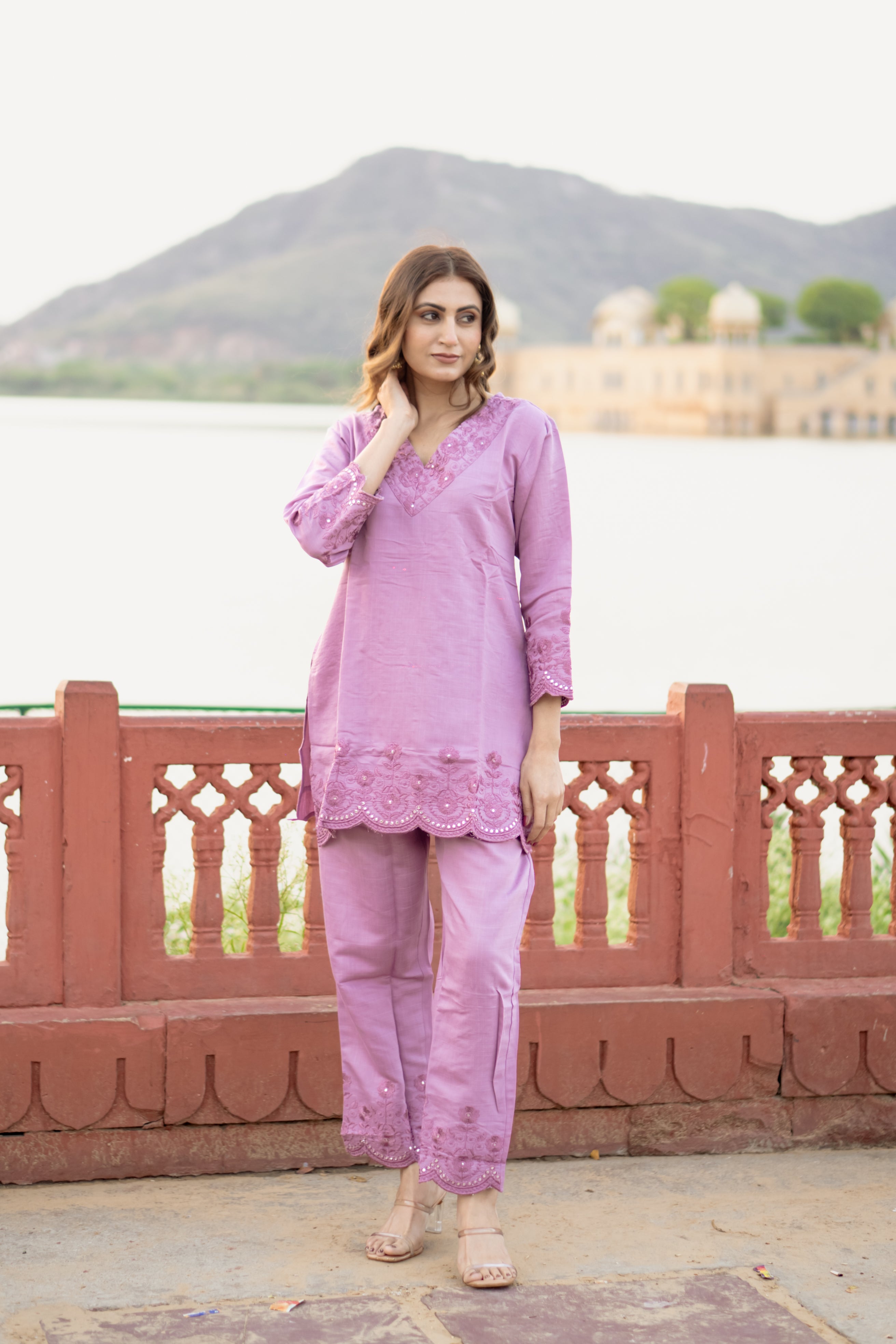 Mauve Elegance Scallop short Kurti Set