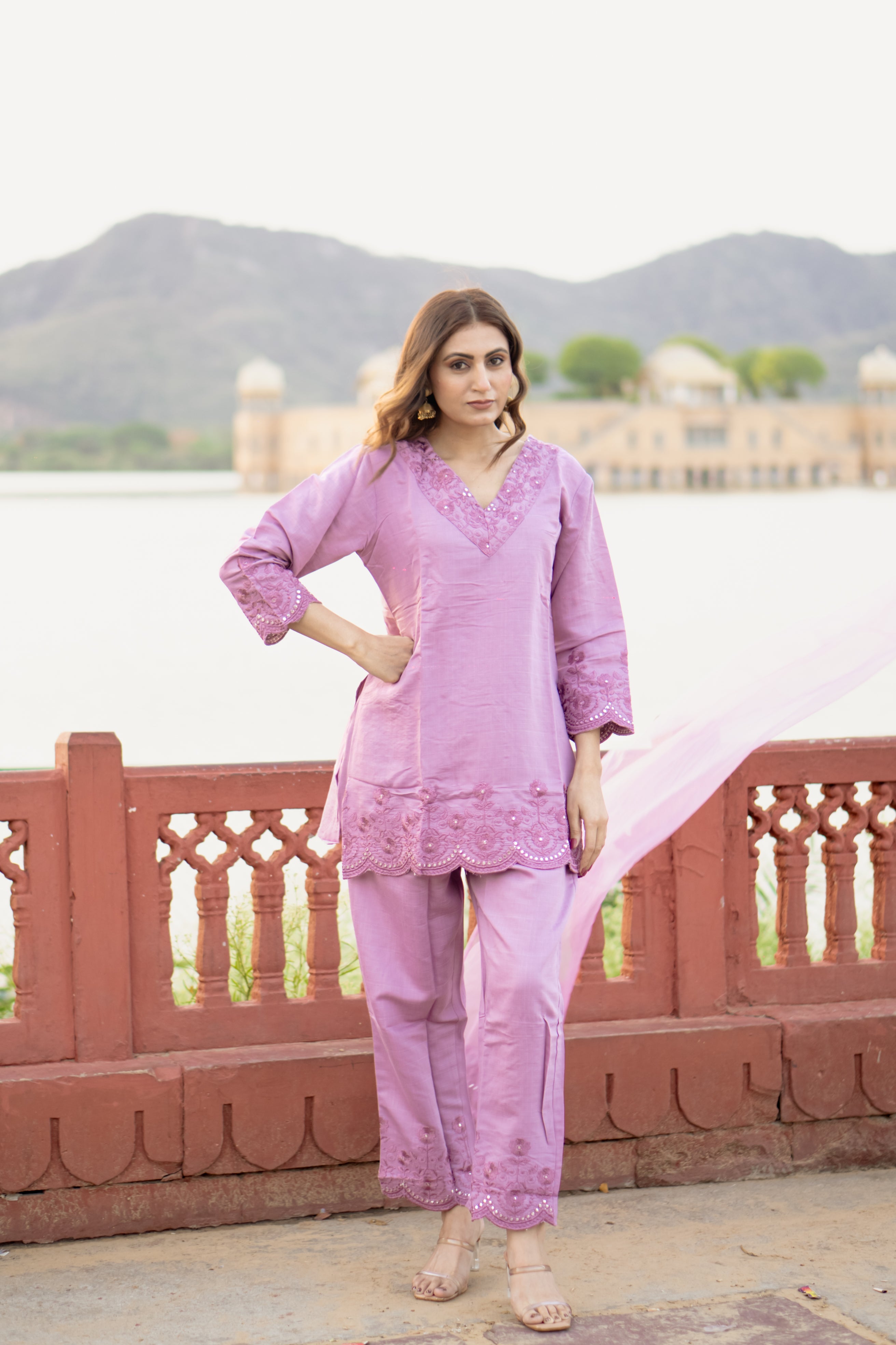 Mauve Elegance Scallop short Kurti Set