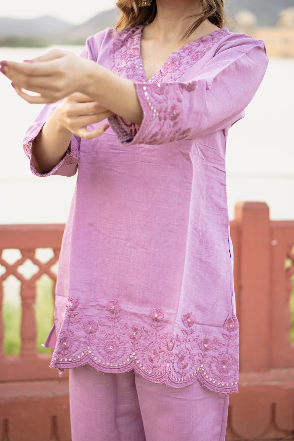 Mauve Elegance Scallop short Kurti Set