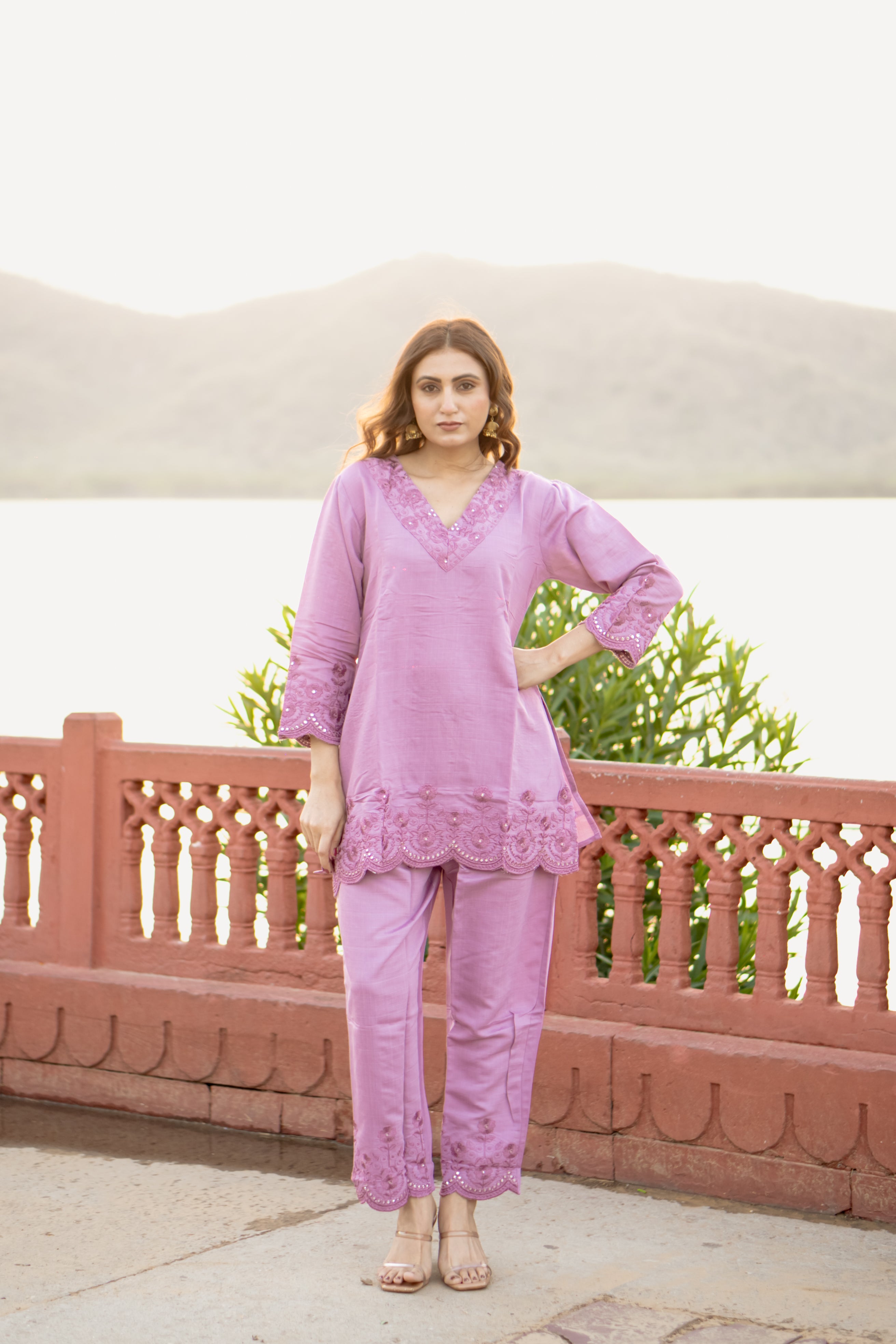 Mauve Elegance Scallop short Kurti Set